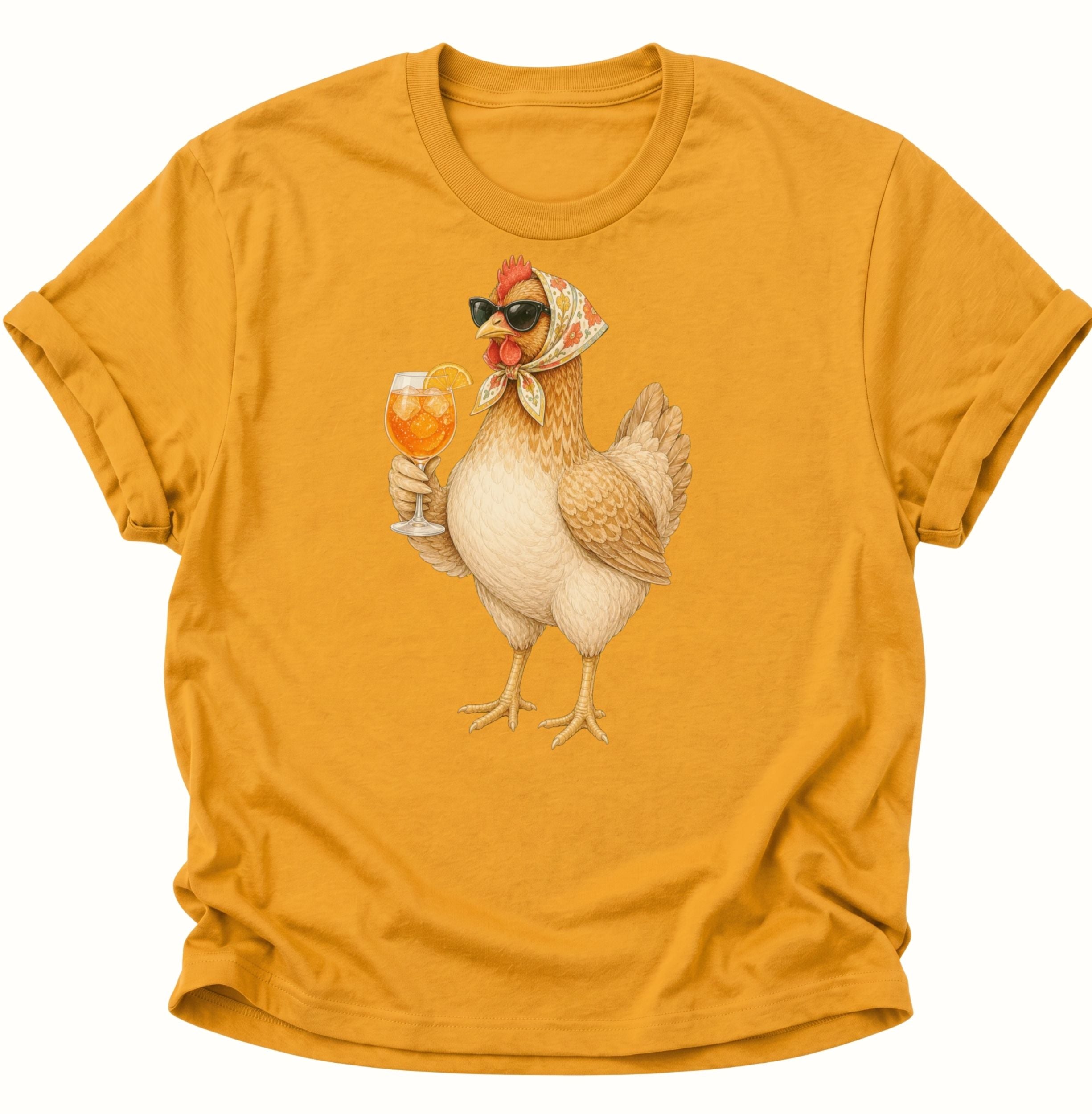 Gelbes Unisex T-Shirt mit cooler Hühnerdame, Sonnenbrille und Cocktail mit Orangenscheibe von Pine & River.

