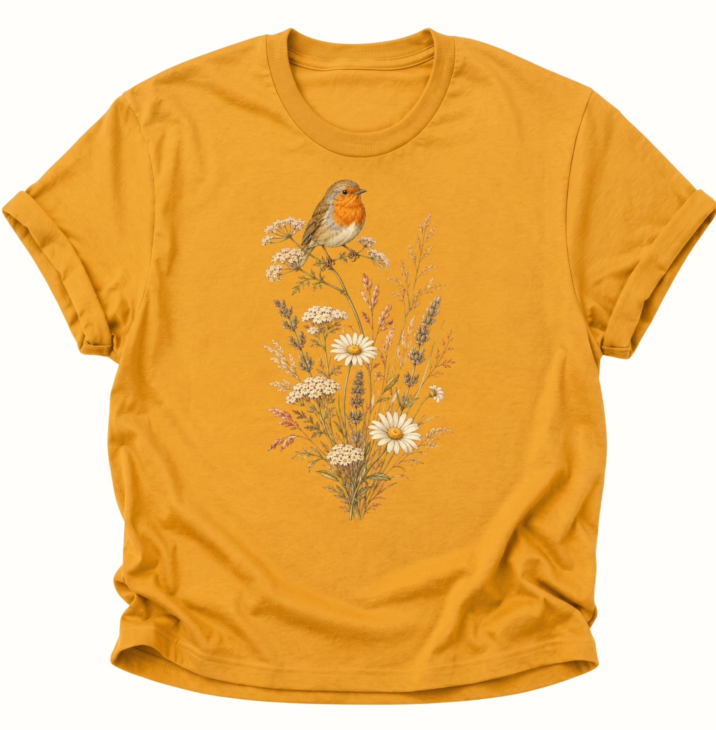 Gelbes Unisex T-Shirt mit Rotkehlchen, Gänseblümchen und zartem Wildblumenmotiv von Pine & River.
