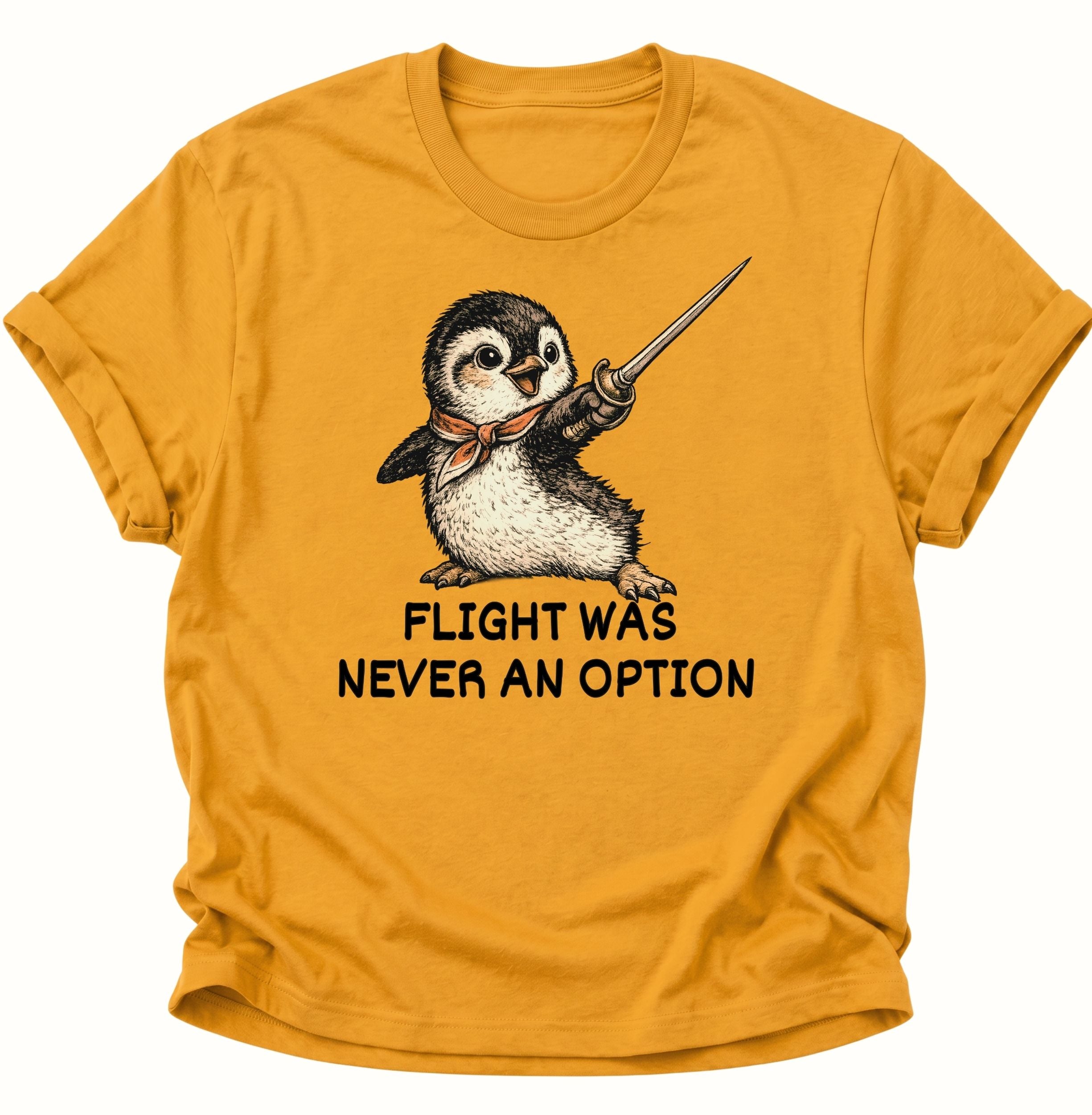 Gelbes Unisex T-Shirt mit niedlichem Pinguin als Degenkämpfer und englischem Spruch.
