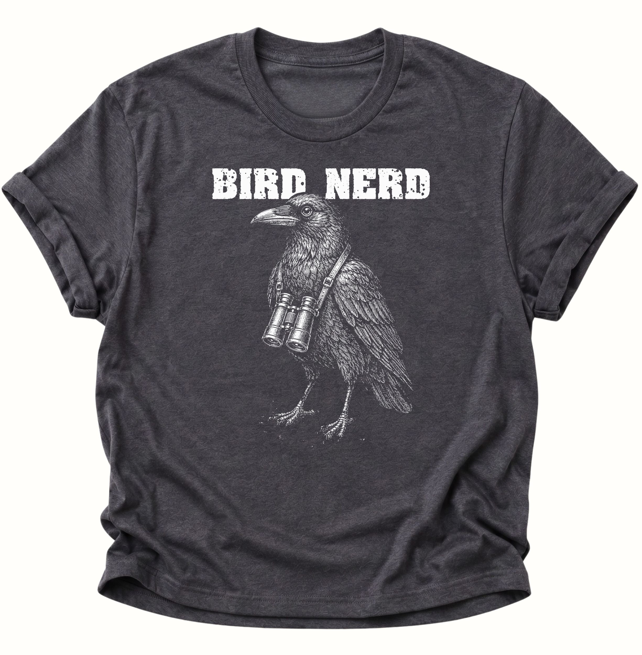 Dark heather Unisex T-Shirt mit Rabenvogel, Fernglas und weißem „BIRD NERD“-Schriftzug von Pine & River.
