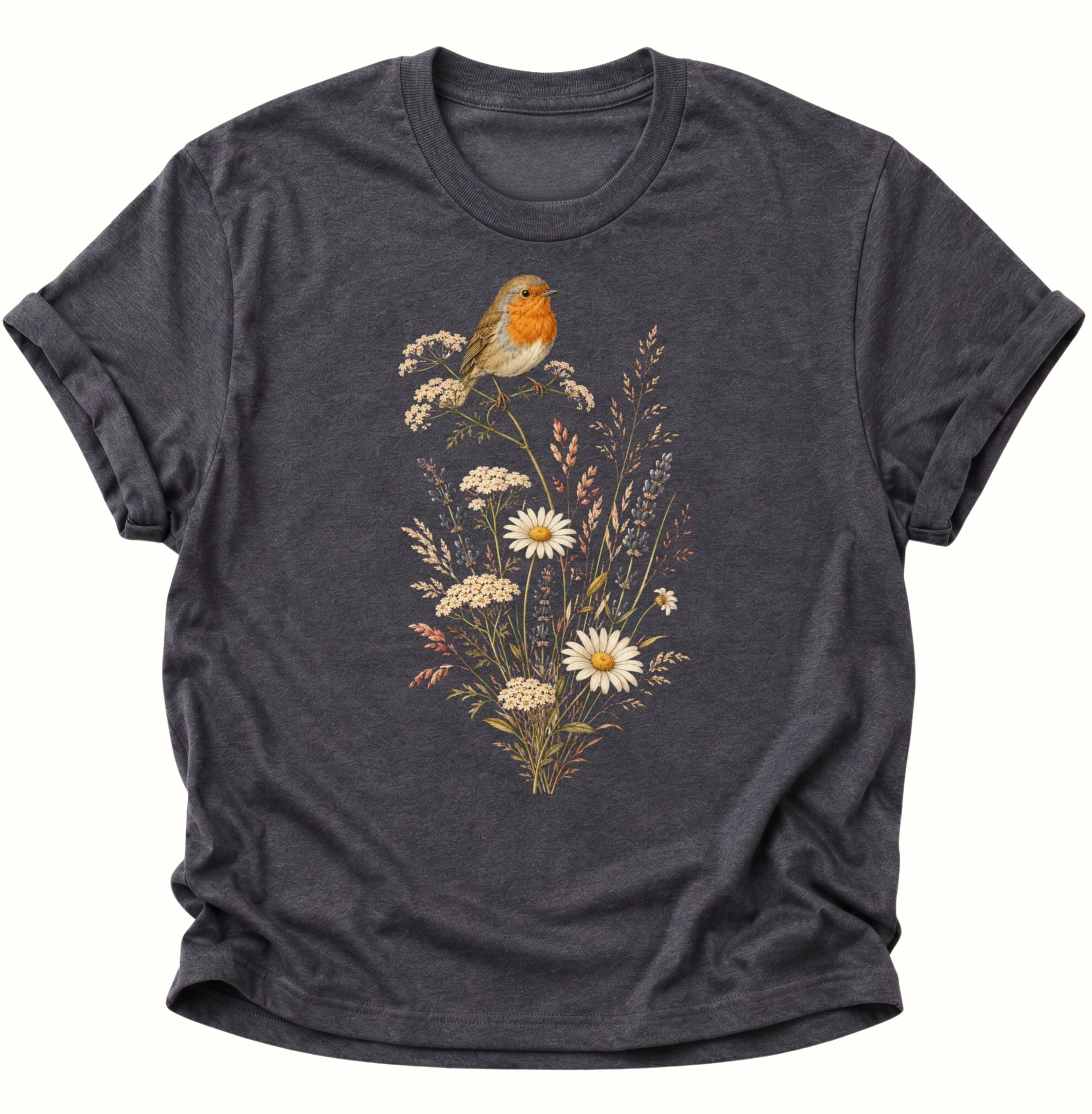 Dark heather Unisex T-Shirt mit detailgezeichnetem Rotkehlchen auf feinen Wildblumen von Pine & River.
