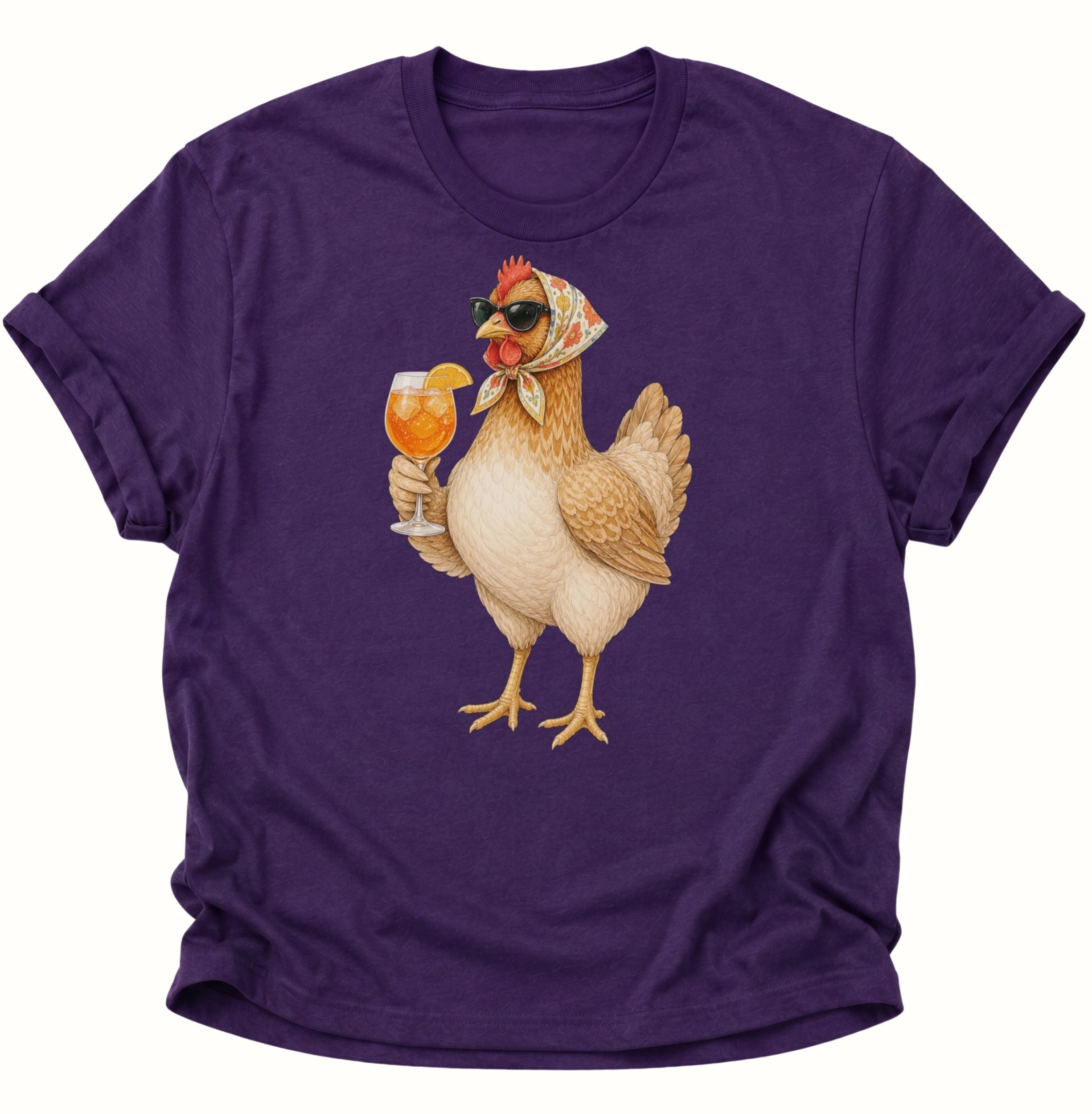 Purple Unisex T-Shirt mit detailgezeichneter Henne, Sonnenbrille und Cocktailglas mit Orangenscheibe von Pine & River.
