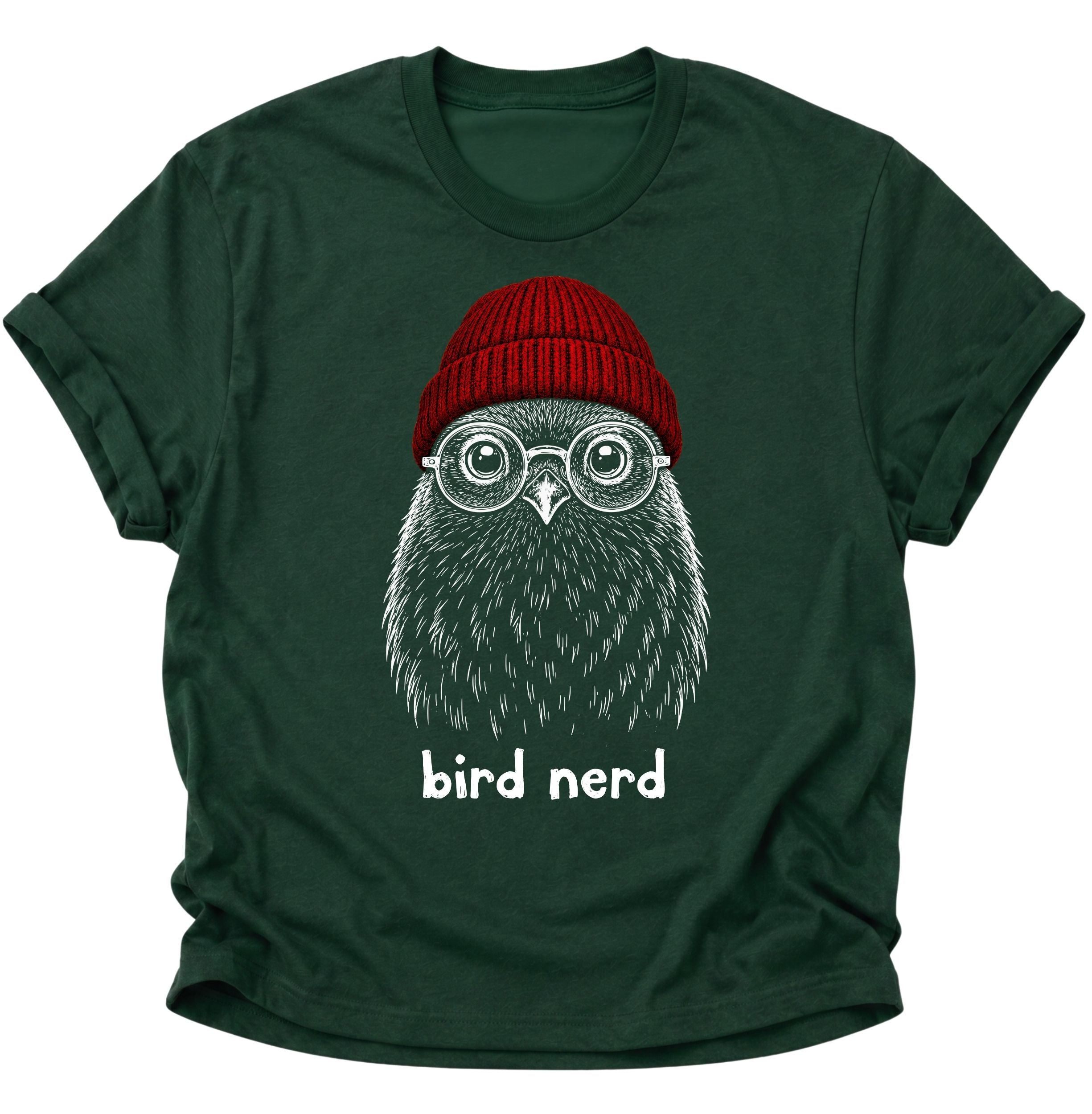 Forest Green Unisex T-Shirt mit detailreicher Vogelillustration und dem Schriftzug „bird nerd“ von Pine & River.
