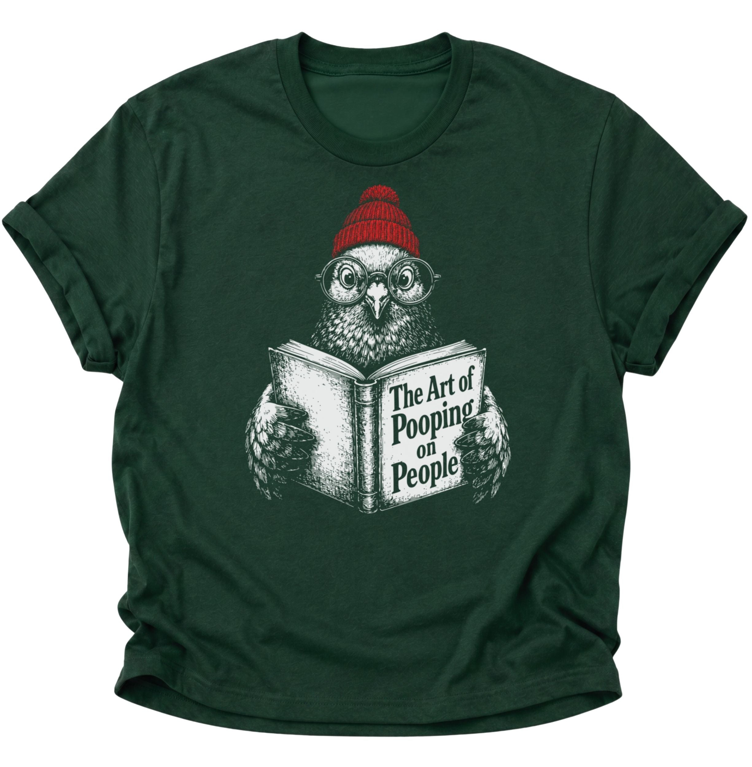 Forest Green Unisex T-Shirt mit bebrilltem Vogel, roter Strickmütze und frechem Buchmotiv von Pine & River.
