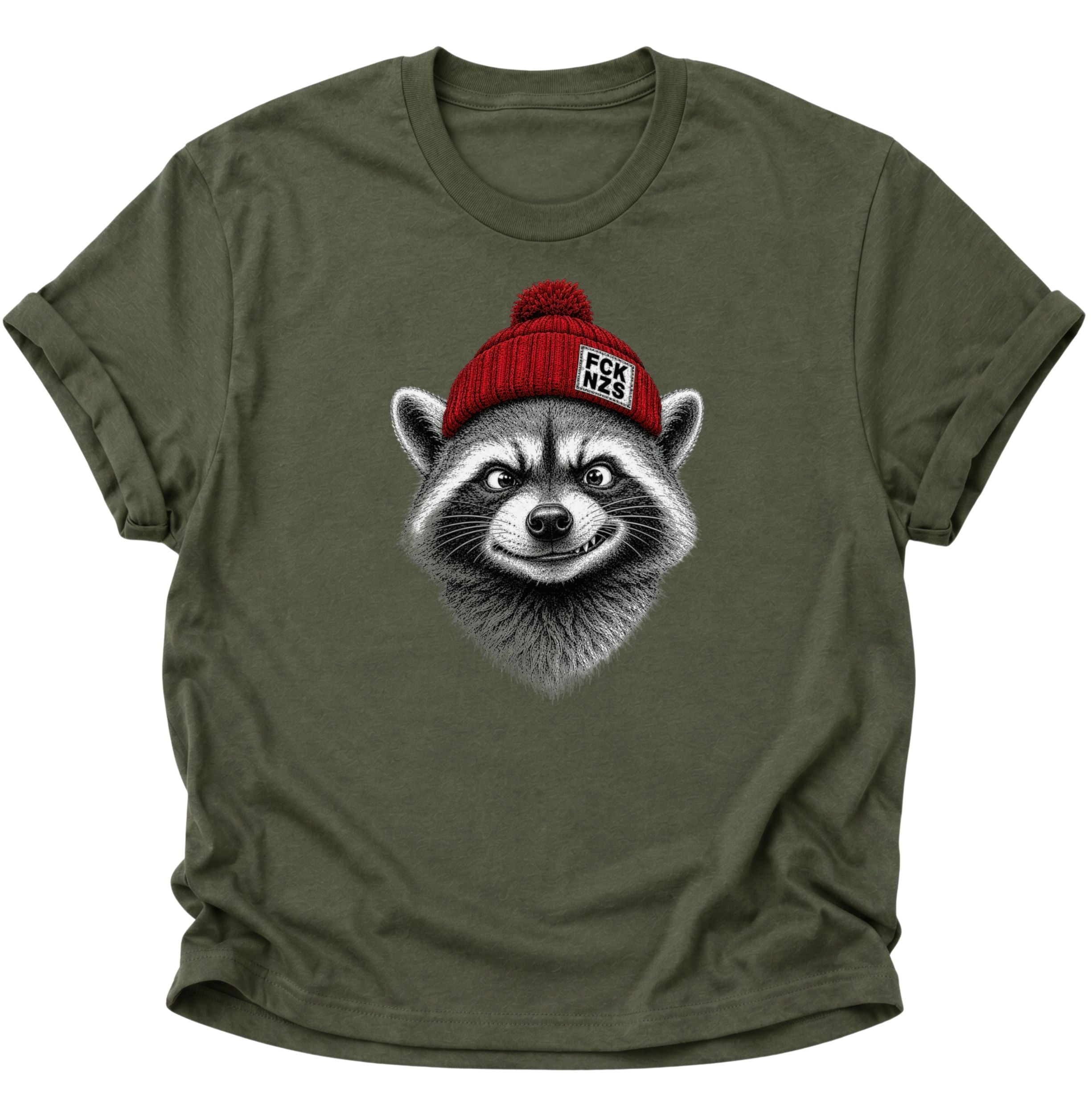 Military Green Waschbär FCK NZS T-Shirt mit roter Mütze und rebellischem Statement-Motiv

