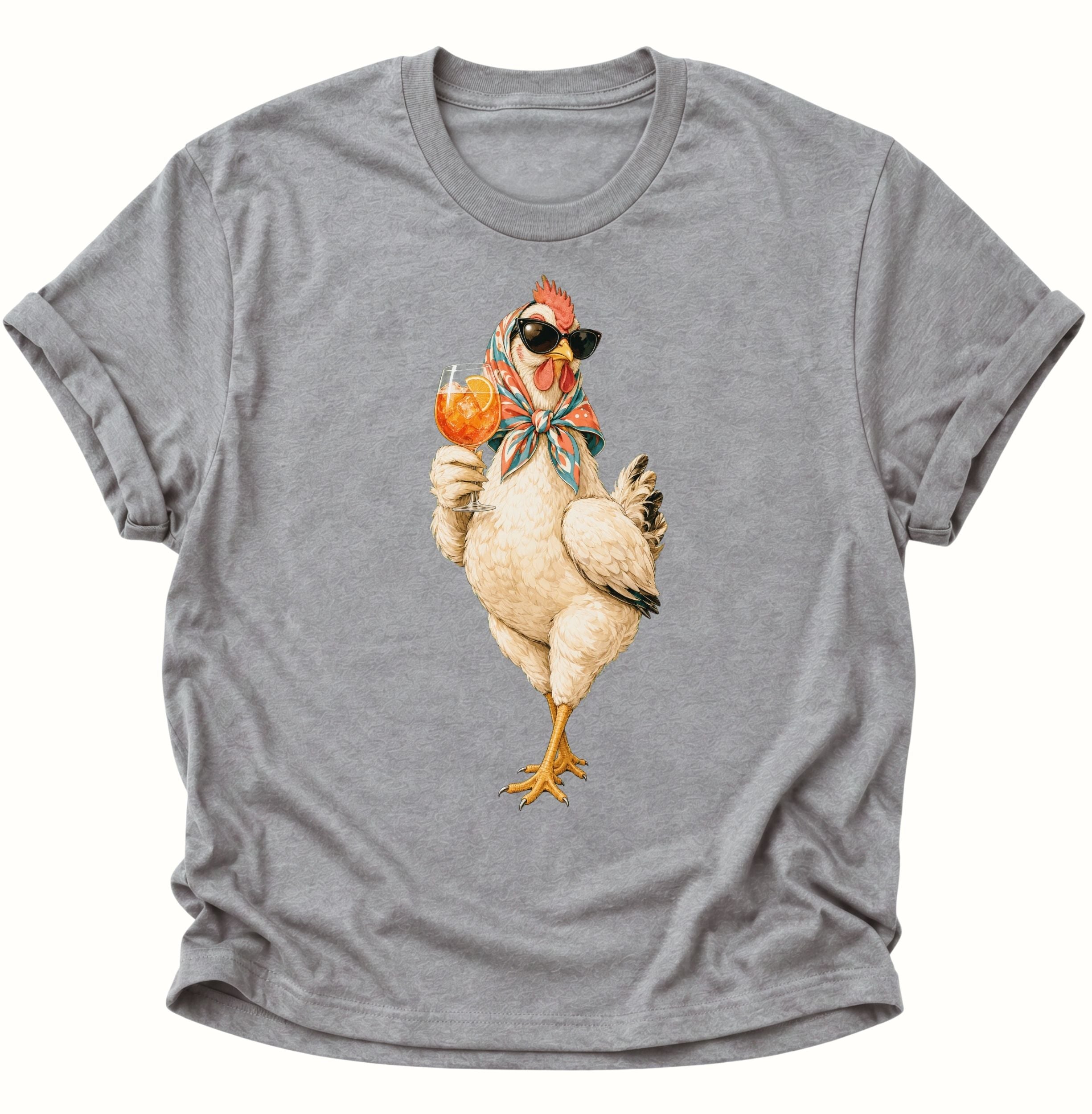 Sport Grey Unisex T-Shirt mit Cocktail-Henne, schwarzer Sonnenbrille und farbenfrohem Kopftuch von Pine & River.
