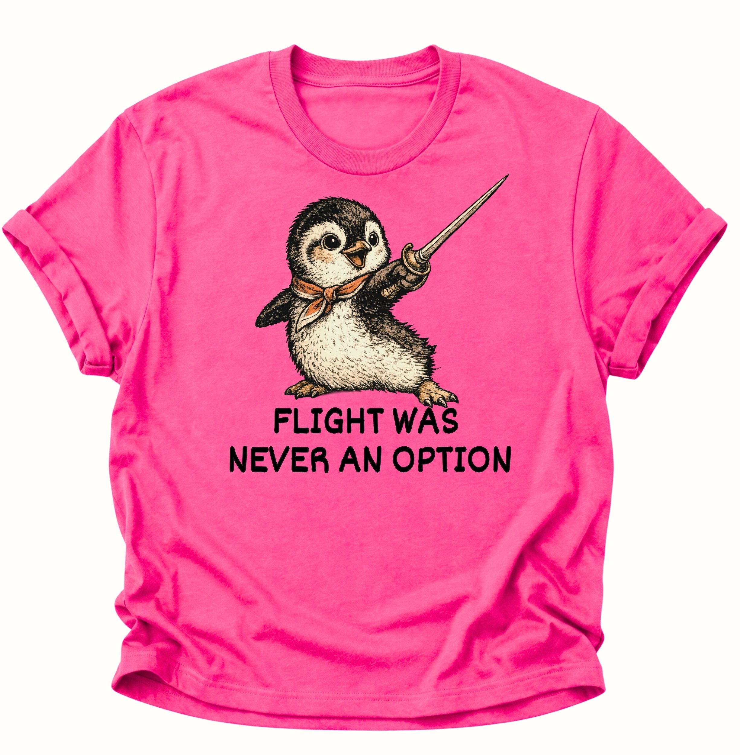 Heliconia Unisex T-Shirt mit entschlossenem Pinguin und Degenmotiv von Pine & River.
